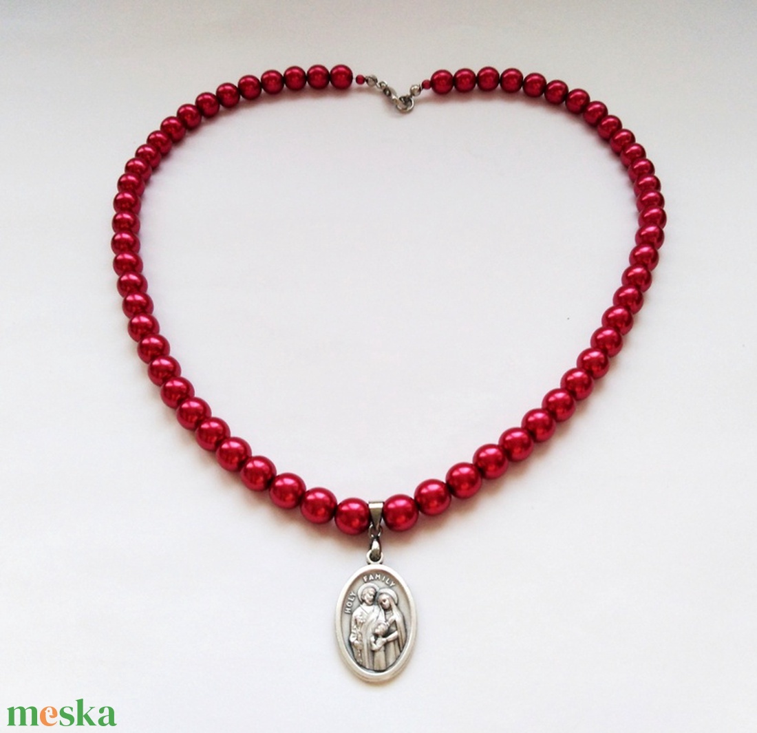 Egysoros meggypiros üvegtekla kaláris fém medállal 8 mm-es üvegtekla gyöngyből - ékszer - nyaklánc - gyöngyös nyaklánc - Meska.hu