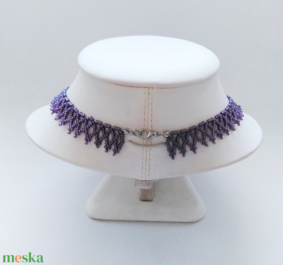 Lila kistászli - gyöngyházfényű gyöngyökből - ékszer - nyaklánc - gyöngyös nyaklánc - Meska.hu