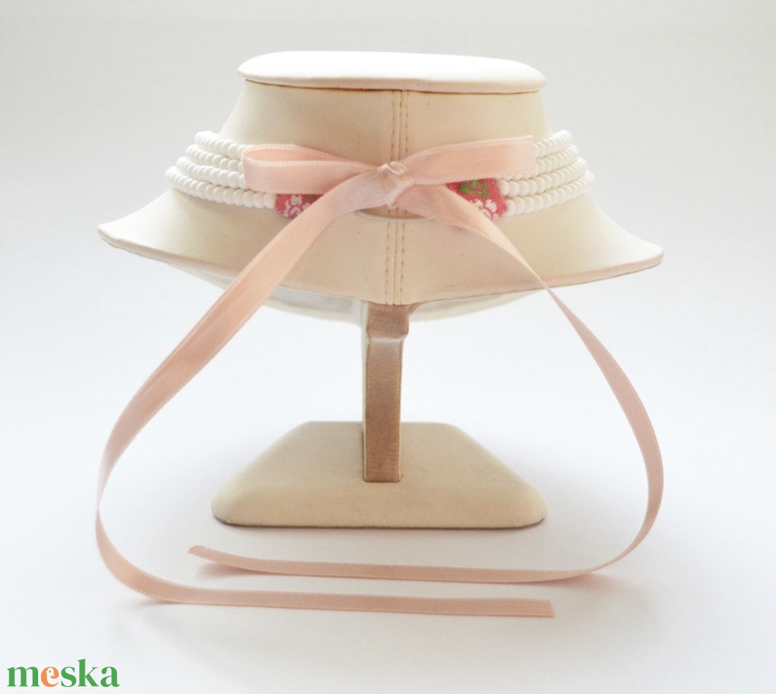 4 soros fehér kaláris - nagyszemű cseh kásagyöngyből - ékszer - nyaklánc - párhuzamos nyaklánc - Meska.hu