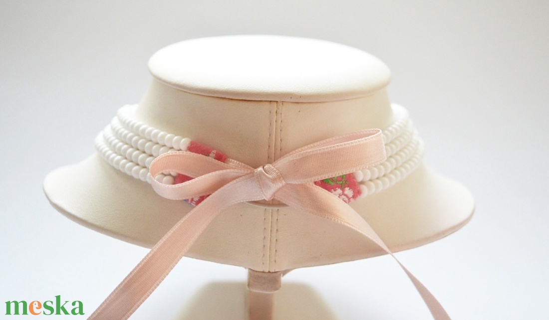 4 soros fehér kaláris - nagyszemű cseh kásagyöngyből - ékszer - nyaklánc - párhuzamos nyaklánc - Meska.hu