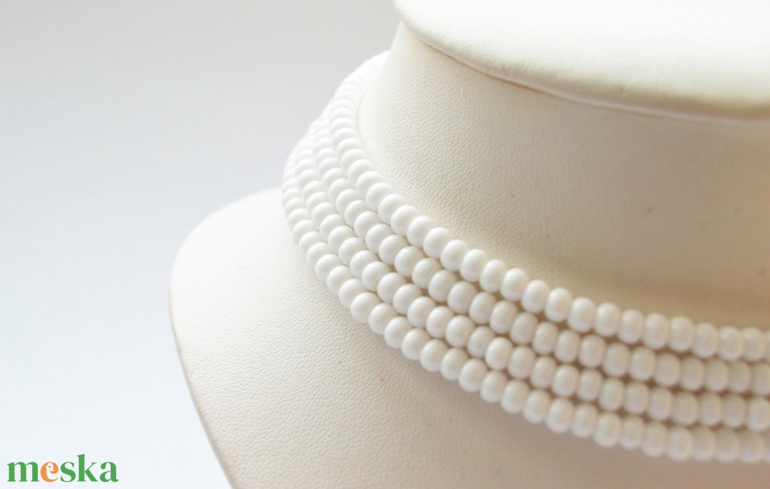 4 soros fehér kaláris - nagyszemű cseh kásagyöngyből - ékszer - nyaklánc - párhuzamos nyaklánc - Meska.hu