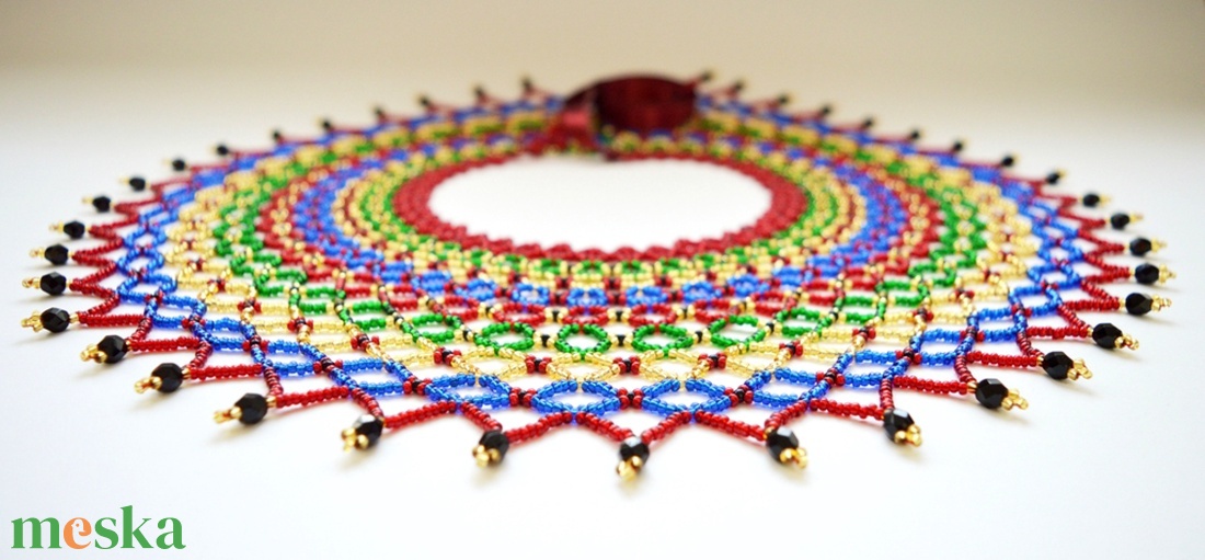 Sárközi csipkegyöngy - meggypiros, kék - ékszer - nyaklánc - gyöngyös nyaklánc - Meska.hu