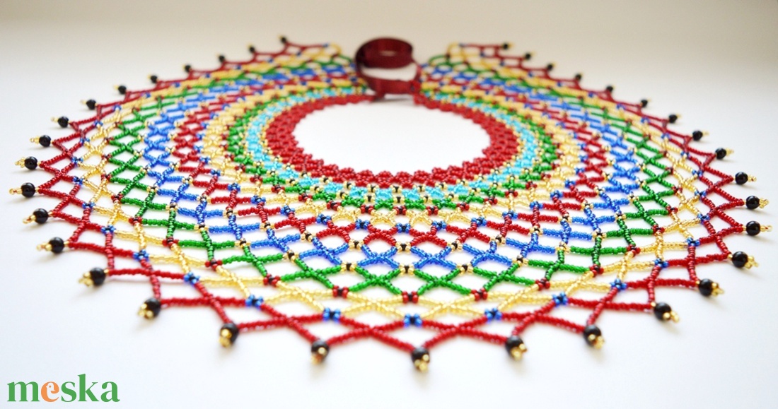 Sárközi csipkegyöngy - meggypiros, türkiz, arany - ékszer - nyaklánc - gyöngyös nyaklánc - Meska.hu