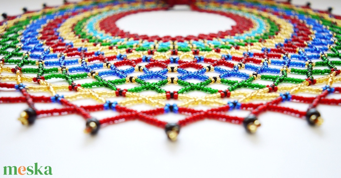 Sárközi csipkegyöngy - meggypiros, türkiz, arany - ékszer - nyaklánc - gyöngyös nyaklánc - Meska.hu