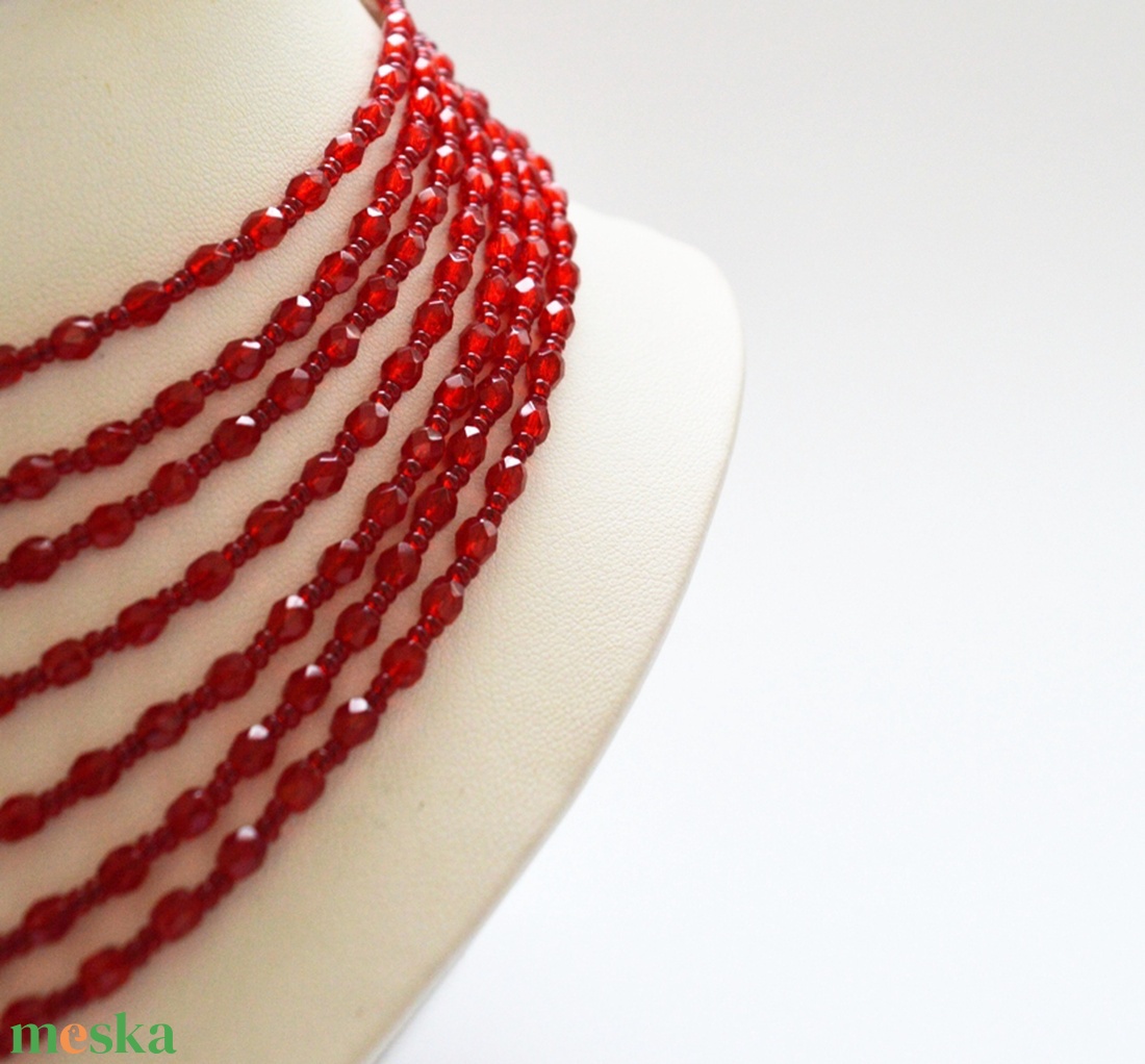 Kisebb méretű 7 soros piros kaláris - 4 mm-es csiszolt üveggyöngyből - ékszer - nyaklánc - párhuzamos nyaklánc - Meska.hu