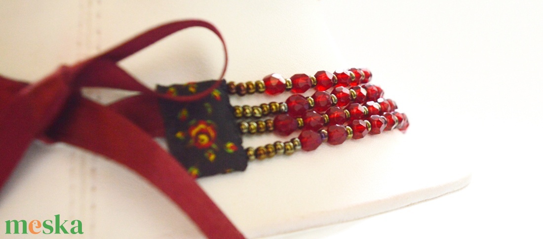 4 soros meggypiros kaláris bronzzal - 6 mm-es csiszolt üveggyöngyből - ékszer - nyaklánc - párhuzamos nyaklánc - Meska.hu