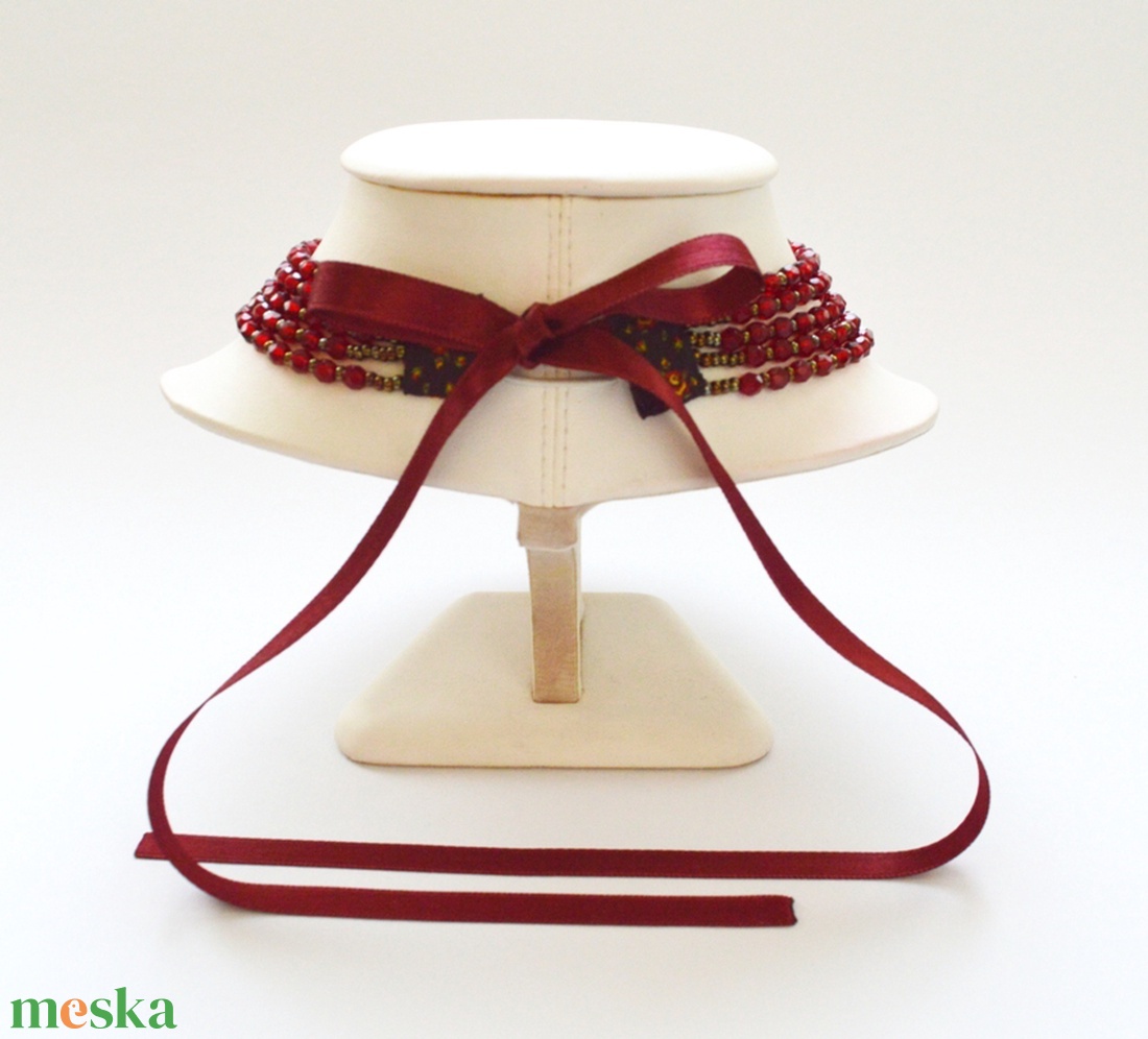 5 soros meggypiros kaláris bronzzal - 6 mm-es csiszolt üveggyöngyből - ékszer - nyaklánc - gyöngyös nyaklánc - Meska.hu