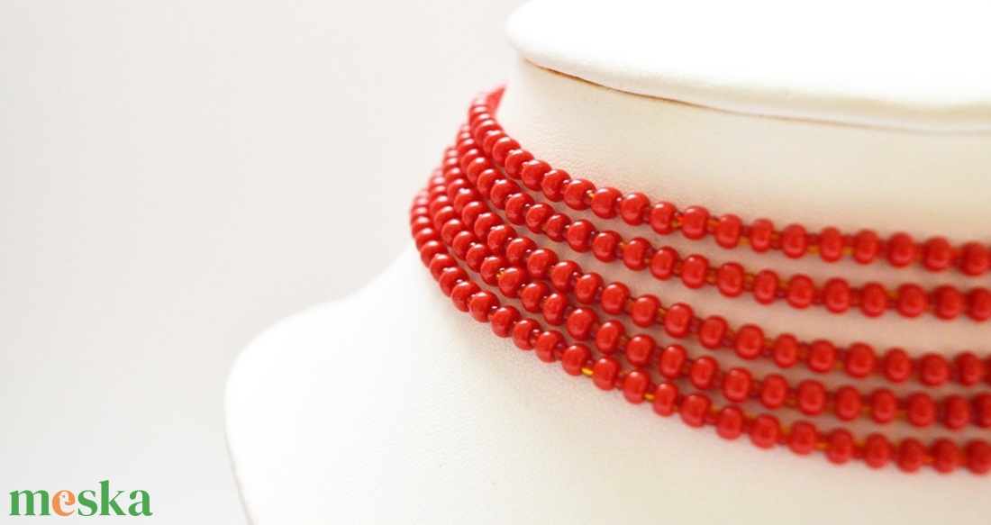 5 soros meggypiros kaláris - nagyszemű és apróbb szemű cseh kásagyöngyből - ékszer - nyaklánc - párhuzamos nyaklánc - Meska.hu
