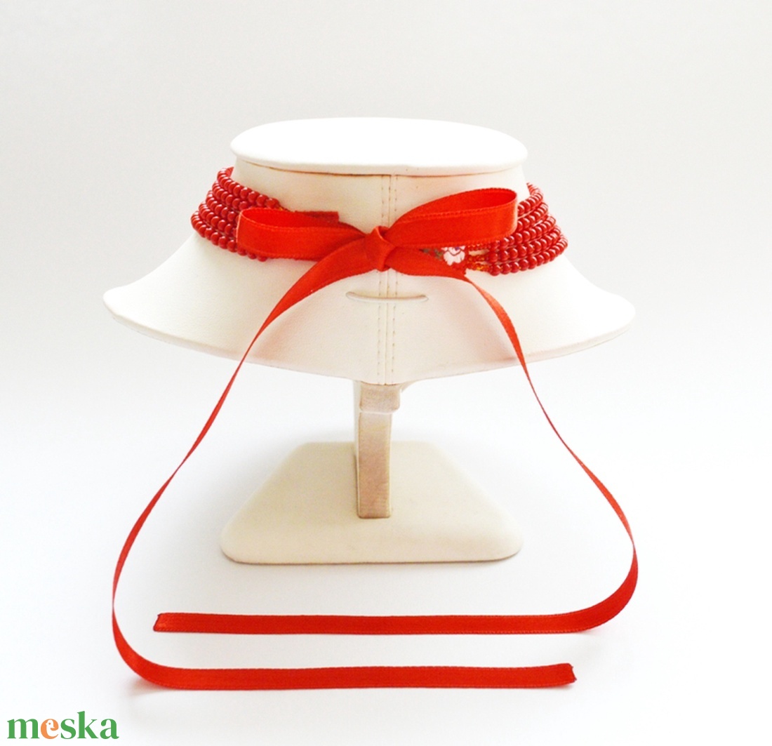 5 soros meggypiros kaláris - nagyszemű és apróbb szemű cseh kásagyöngyből - ékszer - nyaklánc - párhuzamos nyaklánc - Meska.hu