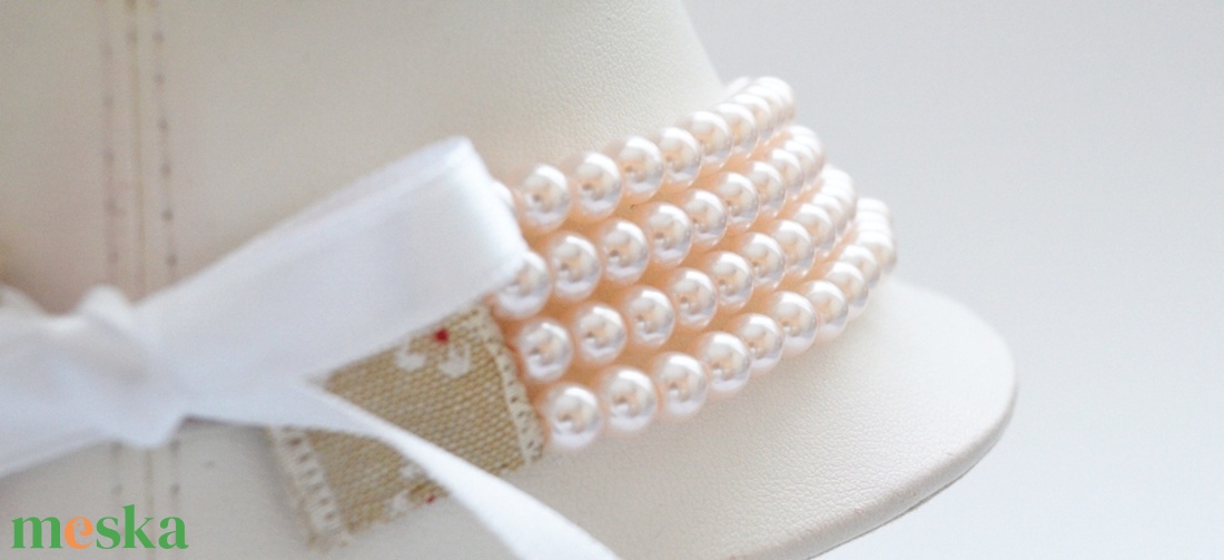 4 soros púder színű / halvány rózsaszín üvegtekla kaláris - 6 mm-es üvegtekla gyöngyből - ékszer - nyaklánc - gyöngyös nyaklánc - Meska.hu