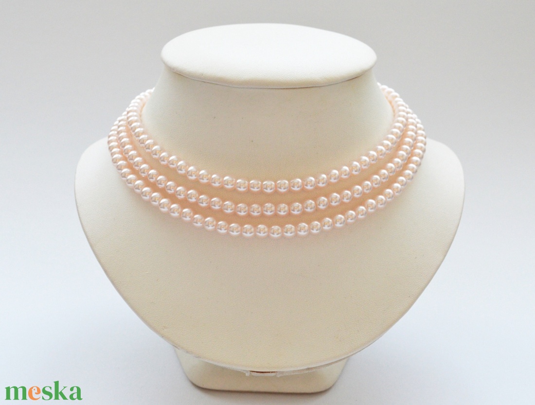Kislánynak való méretű, 3 soros halvány rózsaszín üvegtekla kaláris - 6 mm-es üvegtekla gyöngyből - ékszer - nyaklánc - gyöngyös nyaklánc - Meska.hu