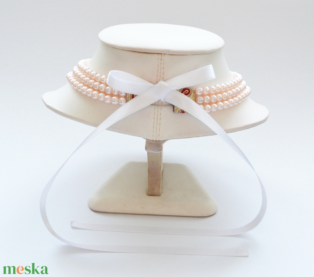 Kislánynak való méretű, 3 soros halvány rózsaszín üvegtekla kaláris - 6 mm-es üvegtekla gyöngyből - ékszer - nyaklánc - gyöngyös nyaklánc - Meska.hu