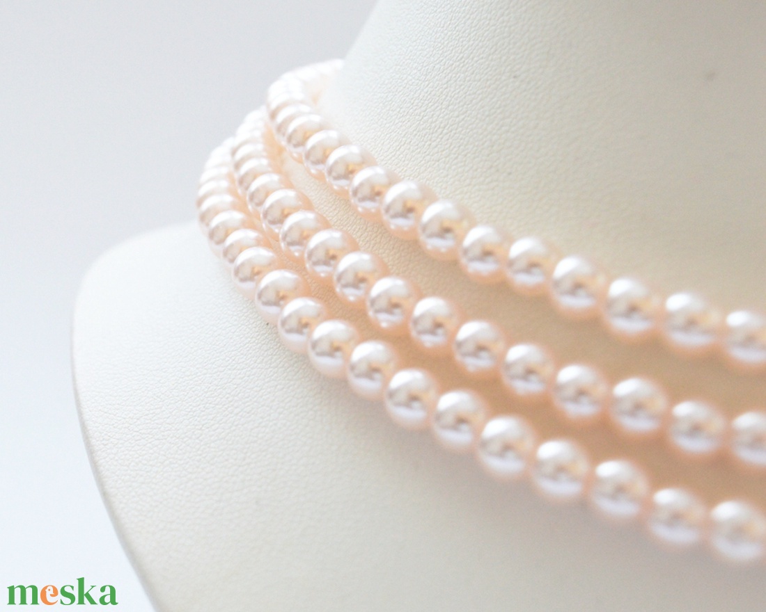 Kislánynak való méretű, 3 soros halvány rózsaszín üvegtekla kaláris - 6 mm-es üvegtekla gyöngyből - ékszer - nyaklánc - gyöngyös nyaklánc - Meska.hu