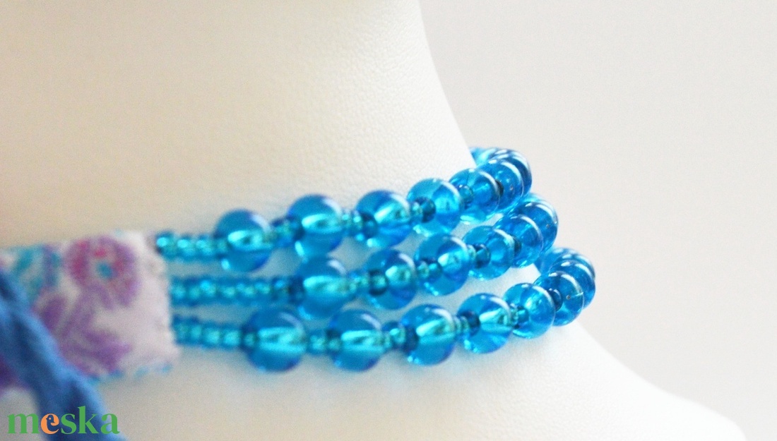 Kislánynak való méretű világoskék kaláris - 3 soros, nagyszemű cseh kásagyöngyből - ékszer - nyaklánc - párhuzamos nyaklánc - Meska.hu