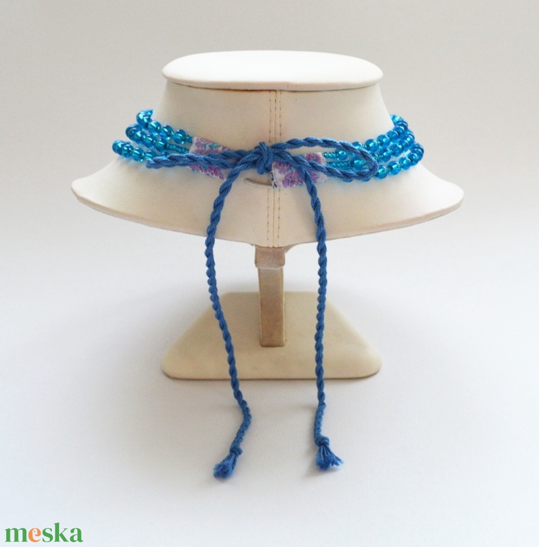 Kislánynak való méretű világoskék kaláris - 3 soros, nagyszemű cseh kásagyöngyből - ékszer - nyaklánc - párhuzamos nyaklánc - Meska.hu