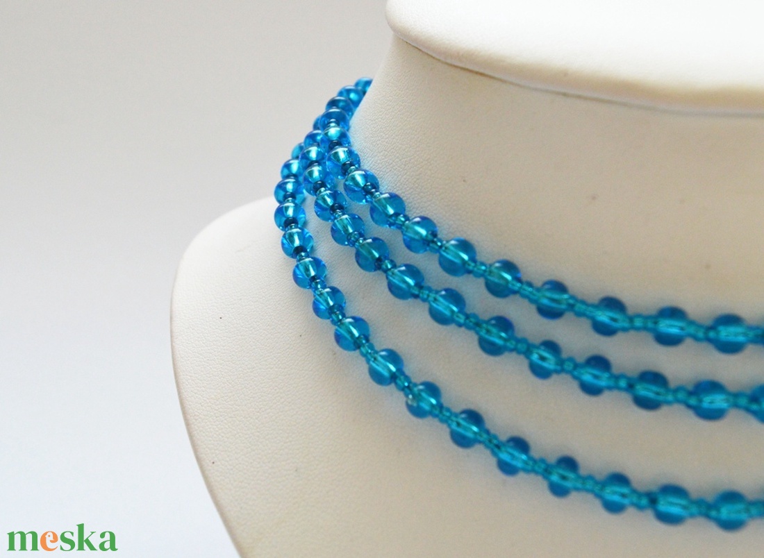 Kislánynak való méretű világoskék kaláris - 3 soros, nagyszemű cseh kásagyöngyből - ékszer - nyaklánc - párhuzamos nyaklánc - Meska.hu