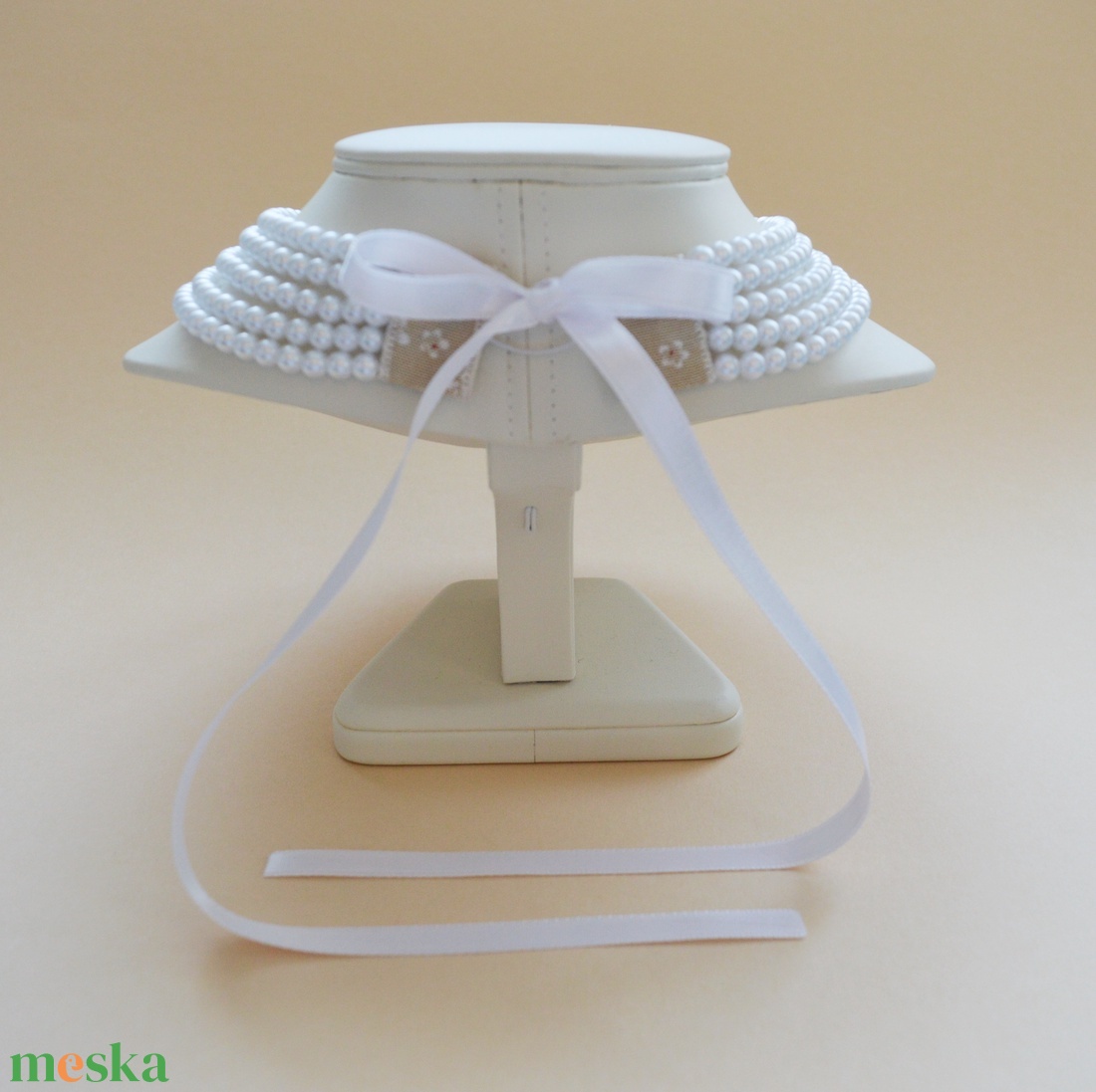 5 soros fehér kaláris - plastic gyöngyből - ékszer - nyaklánc - gyöngyös nyaklánc - Meska.hu