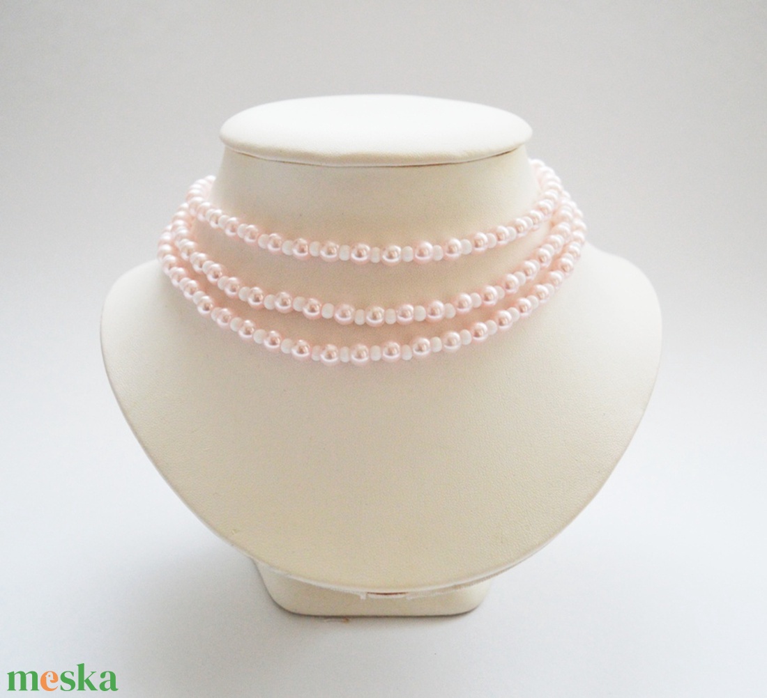 3 soros halvány rózsaszín - fehér kaláris - 6 mm-es üvegteklagyöngyből és nagyszemű kásagyöngyből - ékszer - nyaklánc - párhuzamos nyaklánc - Meska.hu
