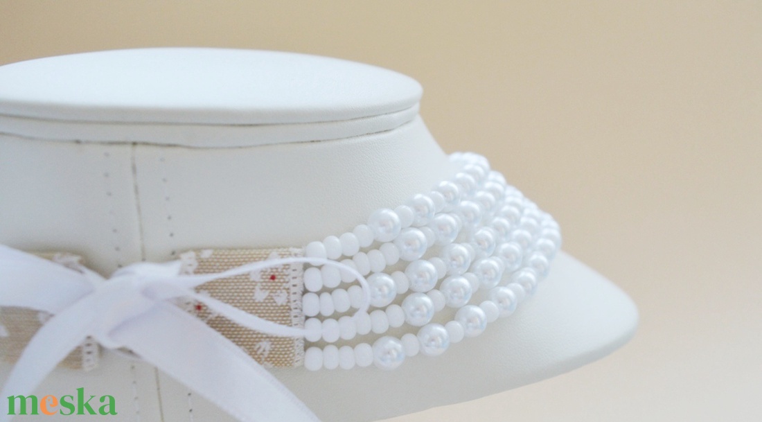 5 soros fehér kaláris - 6 mm-es plastic gyöngyből és nagyszemű kásagyöngyből - ékszer - nyaklánc - párhuzamos nyaklánc - Meska.hu