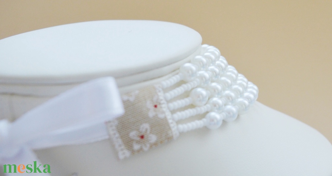 Kislánymak való méretű 5 soros fehér kaláris - 6 mm-es üvegtekla gyöngyből és apróbb szemű kásagyöngyből - ékszer - nyaklánc - párhuzamos nyaklánc - Meska.hu