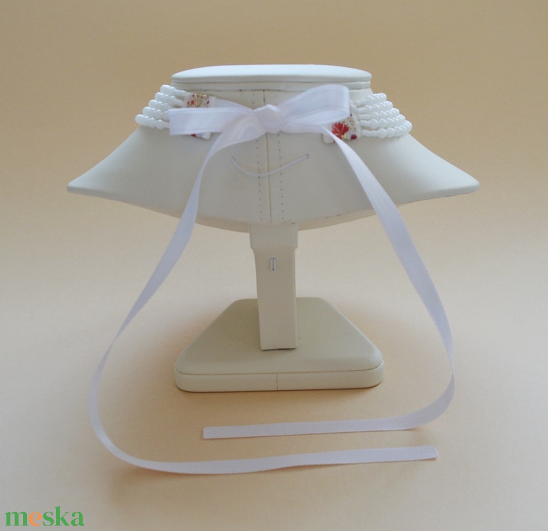 Kislánynak való méretű 5 soros fehér kaláris - nagyszemű és apró cseh kásagyöngyből - ékszer - nyaklánc - párhuzamos nyaklánc - Meska.hu