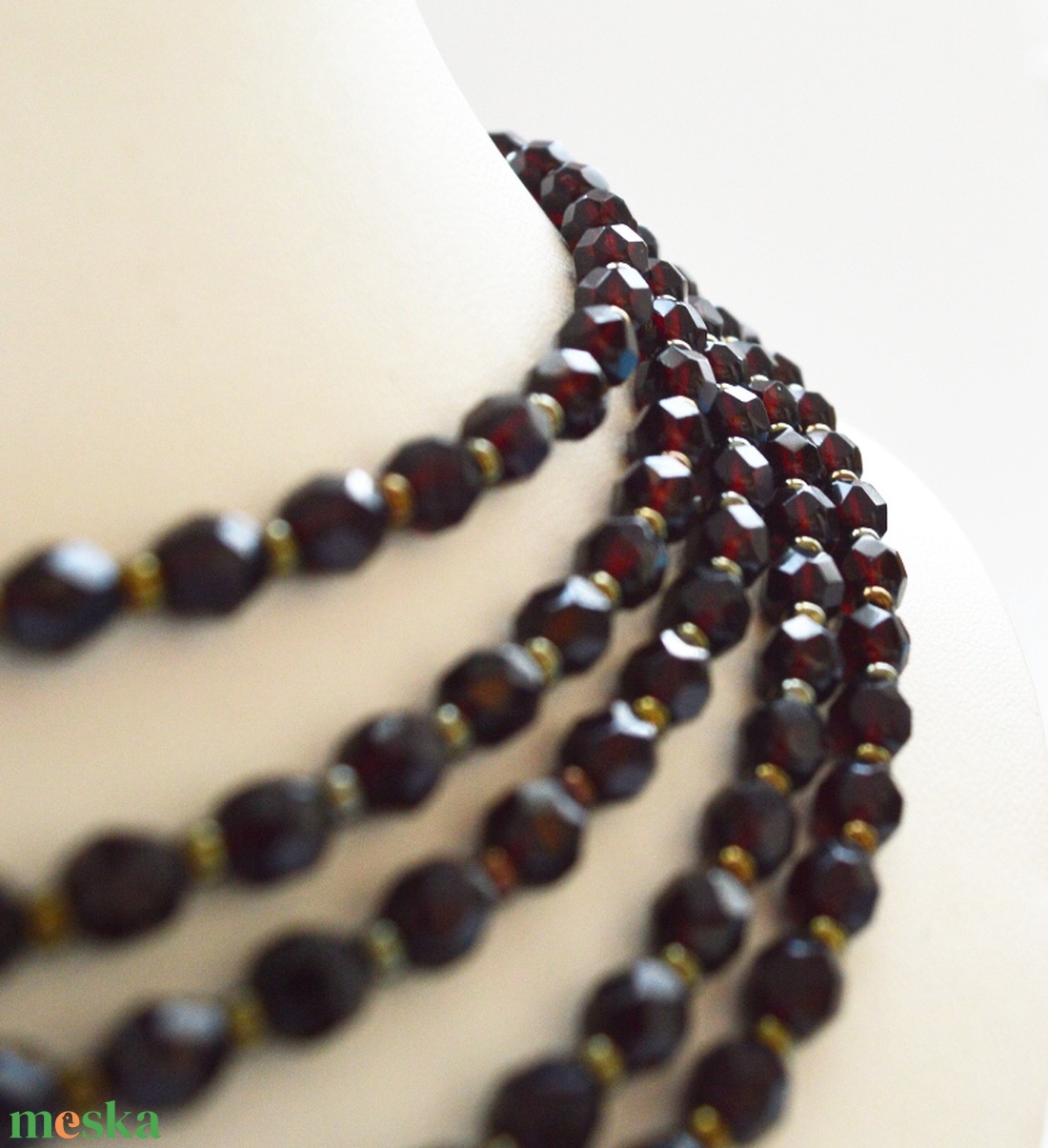 5 soros, feketébe hajló sötétbordó kaláris bronzzal - 6 mm-es csiszolt üveggyöngyből - ékszer - nyaklánc - párhuzamos nyaklánc - Meska.hu
