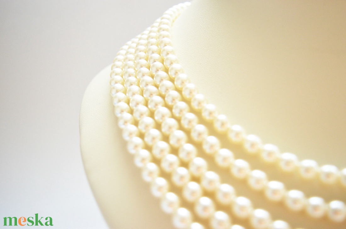 5 soros elefántcsont színű kaláris - 6 mm-es üvegtekla gyöngyből - ékszer - nyaklánc - gyöngyös nyaklánc - Meska.hu