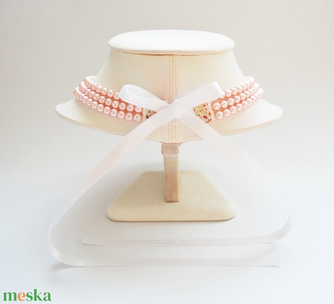 3 soros halvány rózsaszín kaláris - 6 mm-es üvegtekla gyöngyből - ékszer - nyaklánc - gyöngyös nyaklánc - Meska.hu