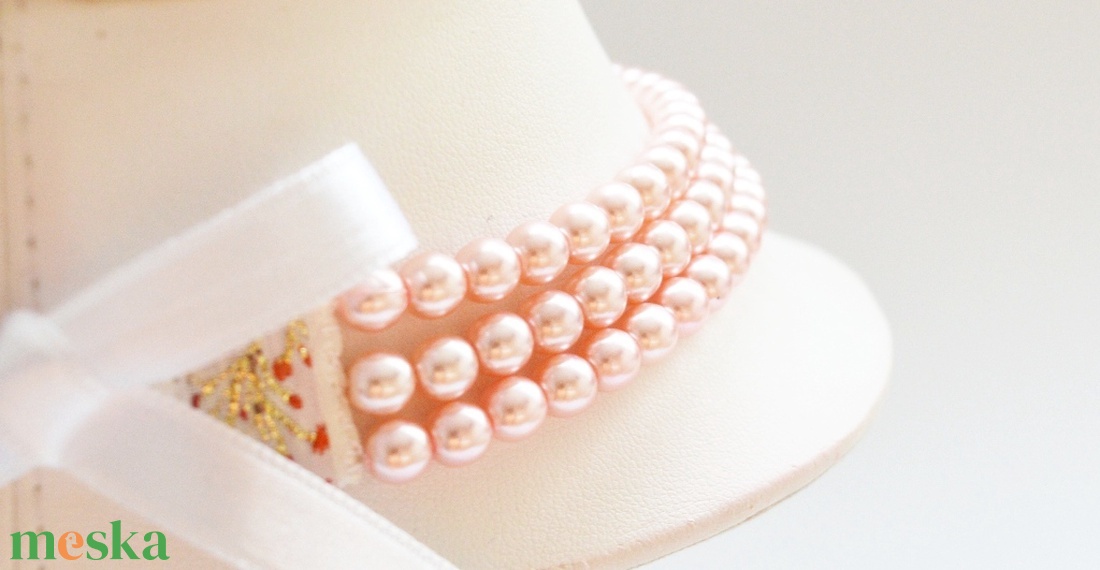 3 soros halvány rózsaszín kaláris - 6 mm-es üvegtekla gyöngyből - ékszer - nyaklánc - gyöngyös nyaklánc - Meska.hu