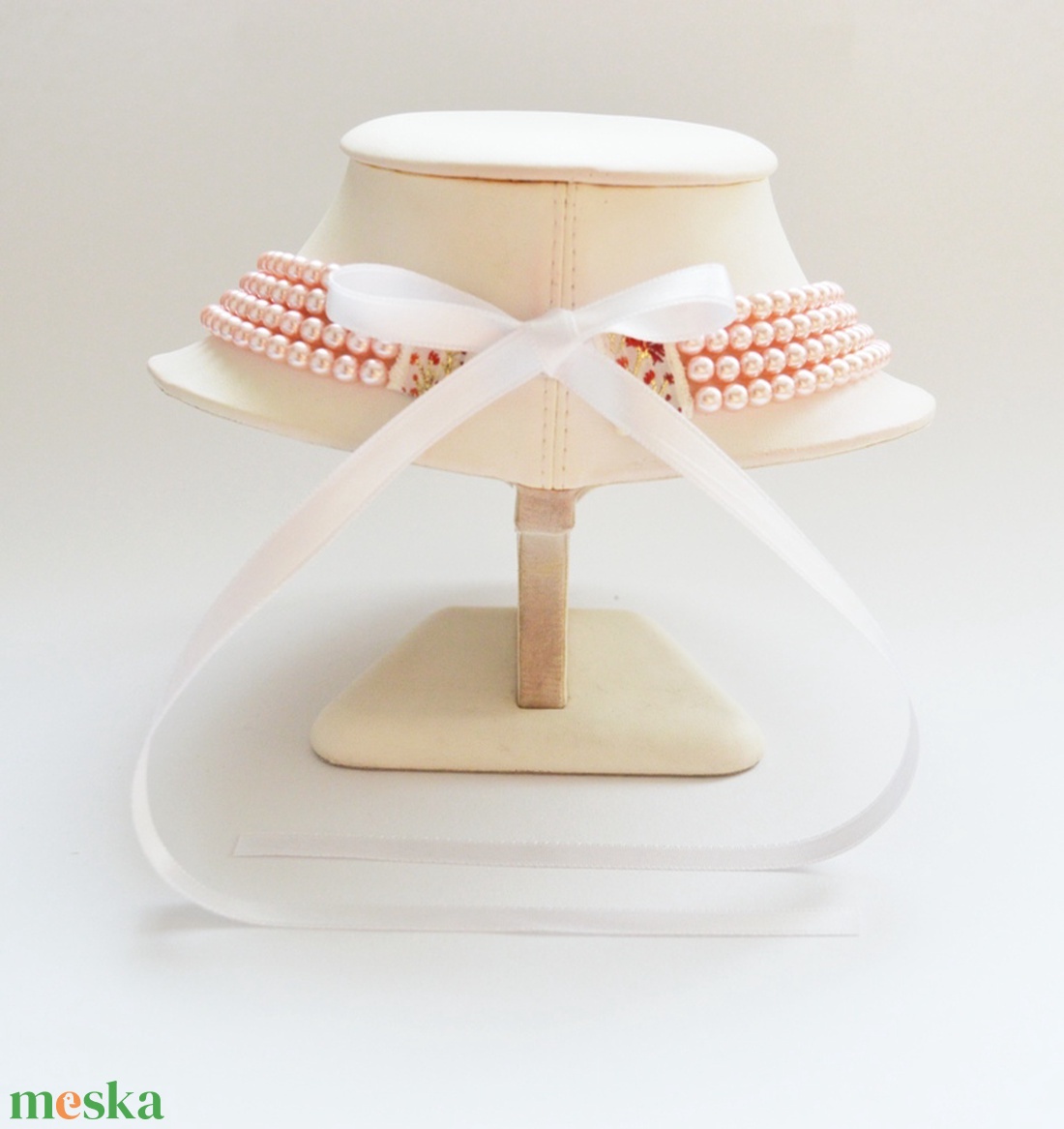 4 soros halvány rózsaszín kaláris - 6 mm-es üvegtekla gyöngyből - ékszer - nyaklánc - gyöngyös nyaklánc - Meska.hu