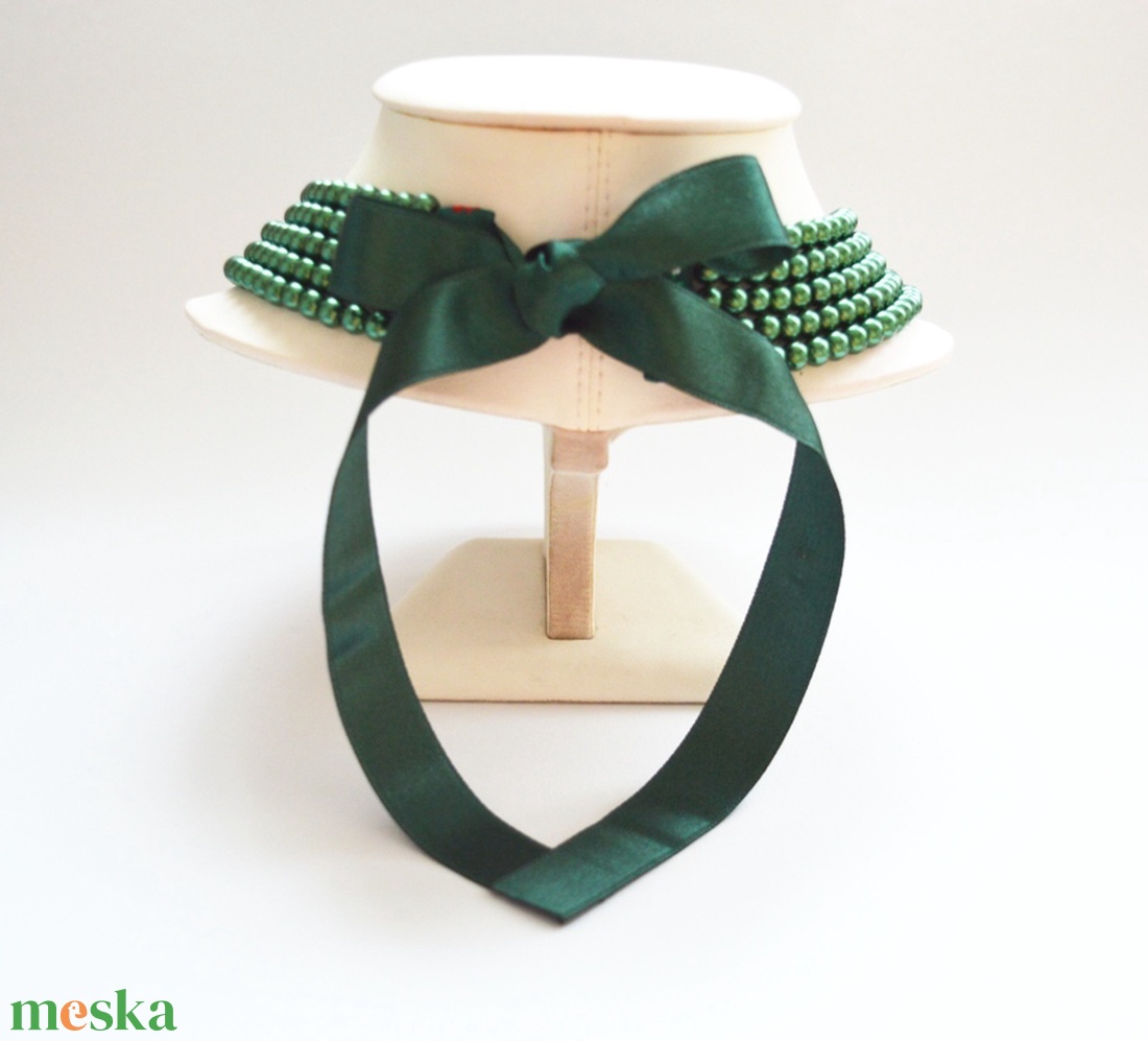 5 soros sötétzöld kaláris - 6 mm-es üvegtekla gyöngyből - ékszer - nyaklánc - gyöngyös nyaklánc - Meska.hu