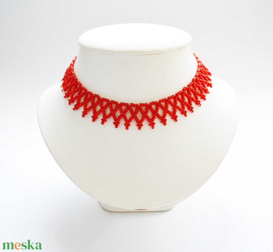 Kislánynak való méretű paprikapiros kistászli - fényesközepű gyöngyből - ékszer - nyaklánc - gyöngyös nyaklánc - Meska.hu