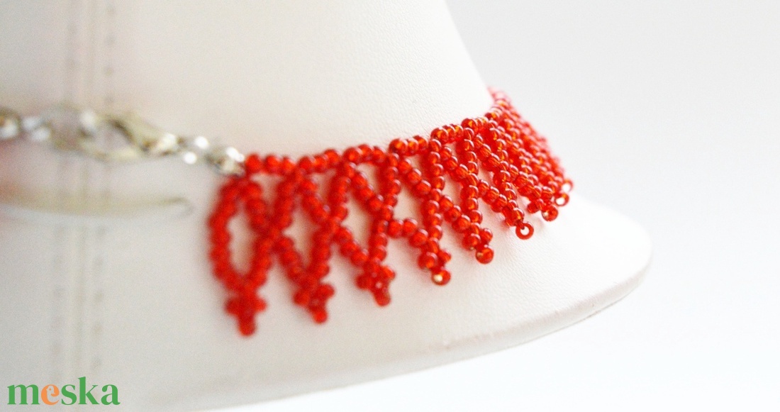 Kislánynak való méretű paprikapiros kistászli - fényesközepű gyöngyből - ékszer - nyaklánc - gyöngyös nyaklánc - Meska.hu