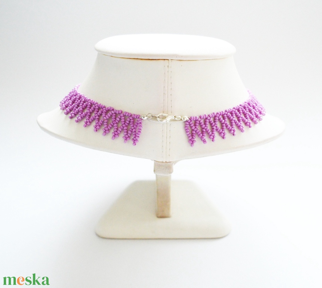 Kislánynak való méretű lilás rózsaszín / magenta kistászli - telt színű kásagyöngyből - ékszer - nyaklánc - gyöngyös nyaklánc - Meska.hu