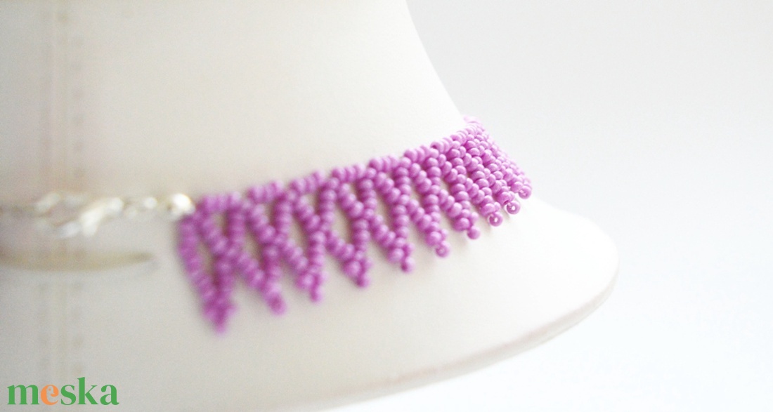 Kislánynak való méretű lilás rózsaszín / magenta kistászli - telt színű kásagyöngyből - ékszer - nyaklánc - gyöngyös nyaklánc - Meska.hu