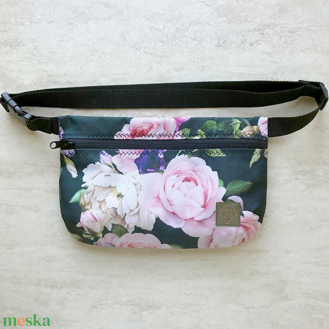 Nagy Rózsás Sötétzöld Vízlepergető Övtáska - táska & tok - övtáska - Meska.hu