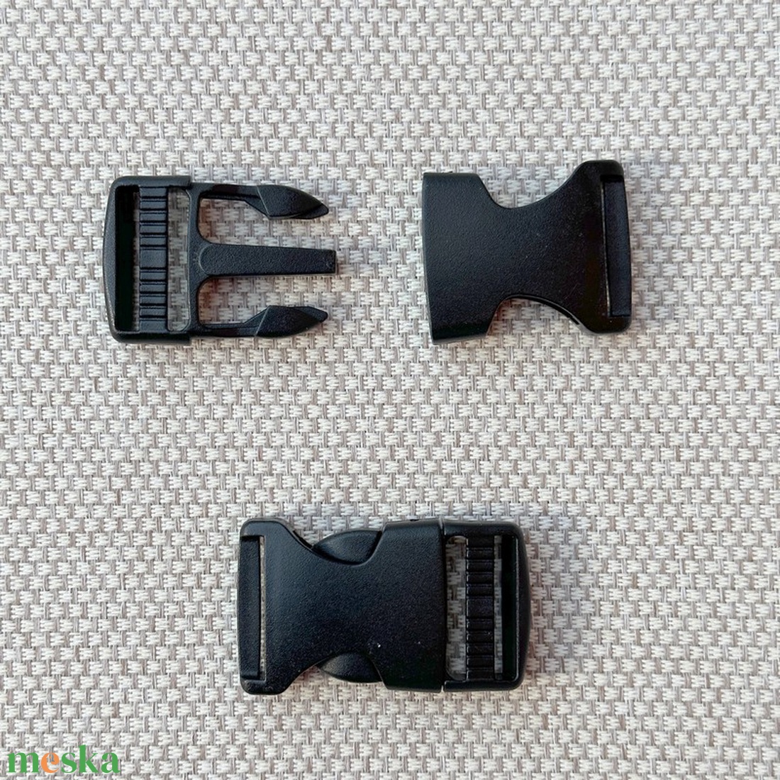 Fekete Műanyag Csat 25 mm Tuck Zár - kellékek & szerszámok - csat, karika, zár - Meska.hu