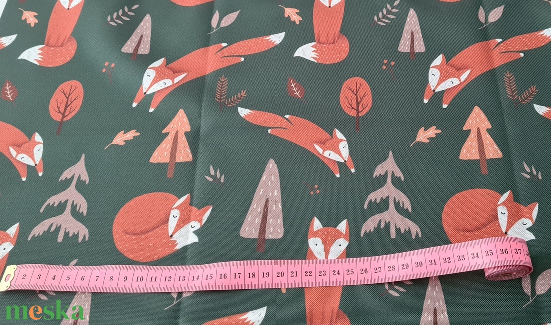 Rókák sötétzöldben  - vízhatlan gyöngyvászon - kellékek & szerszámok - méteráru - vászon - gyöngyvászon - Meska.hu