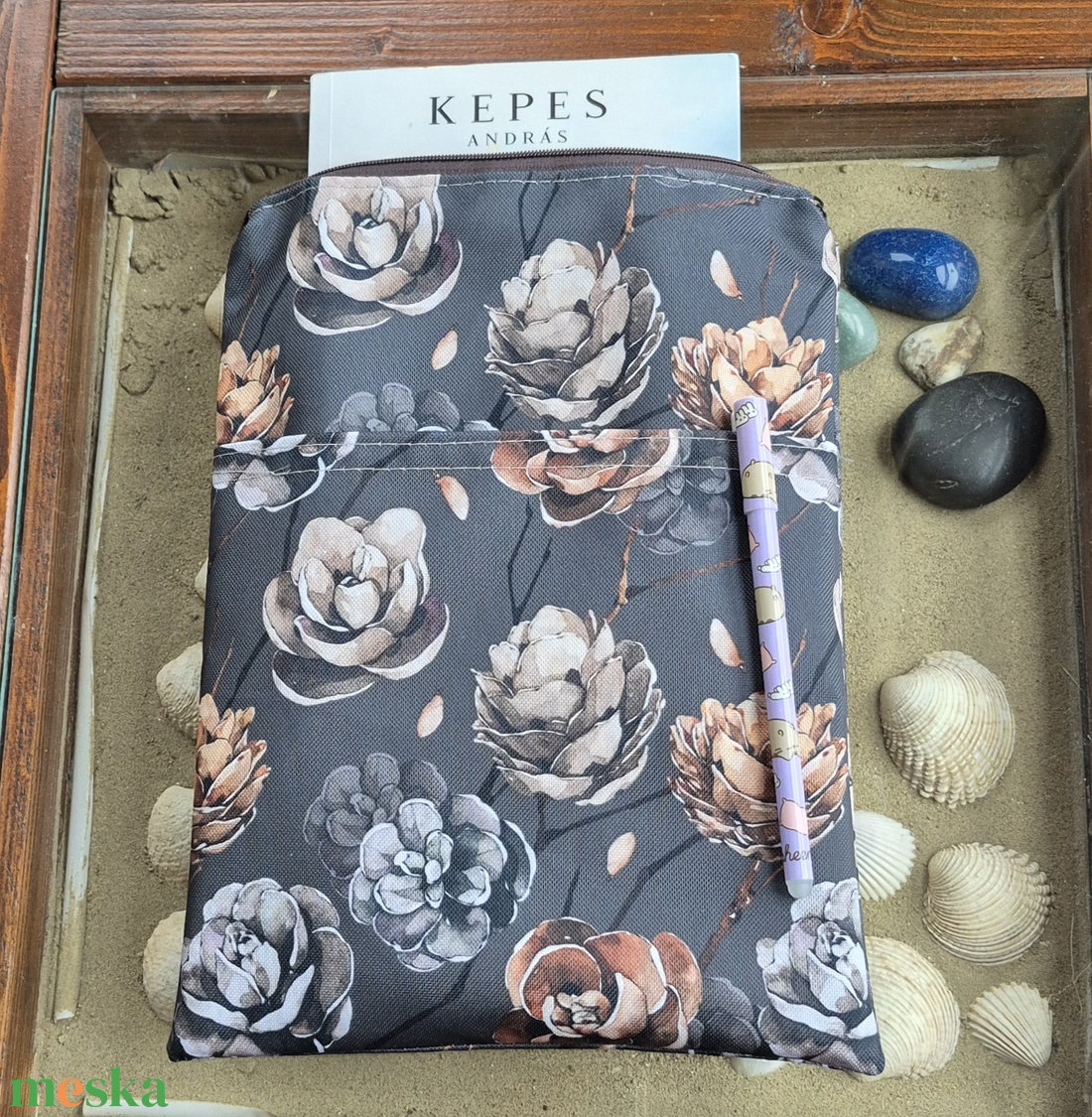 Cipzáras könyvtok gyöngyvászonból - könyv & zene - könyvtok - Meska.hu