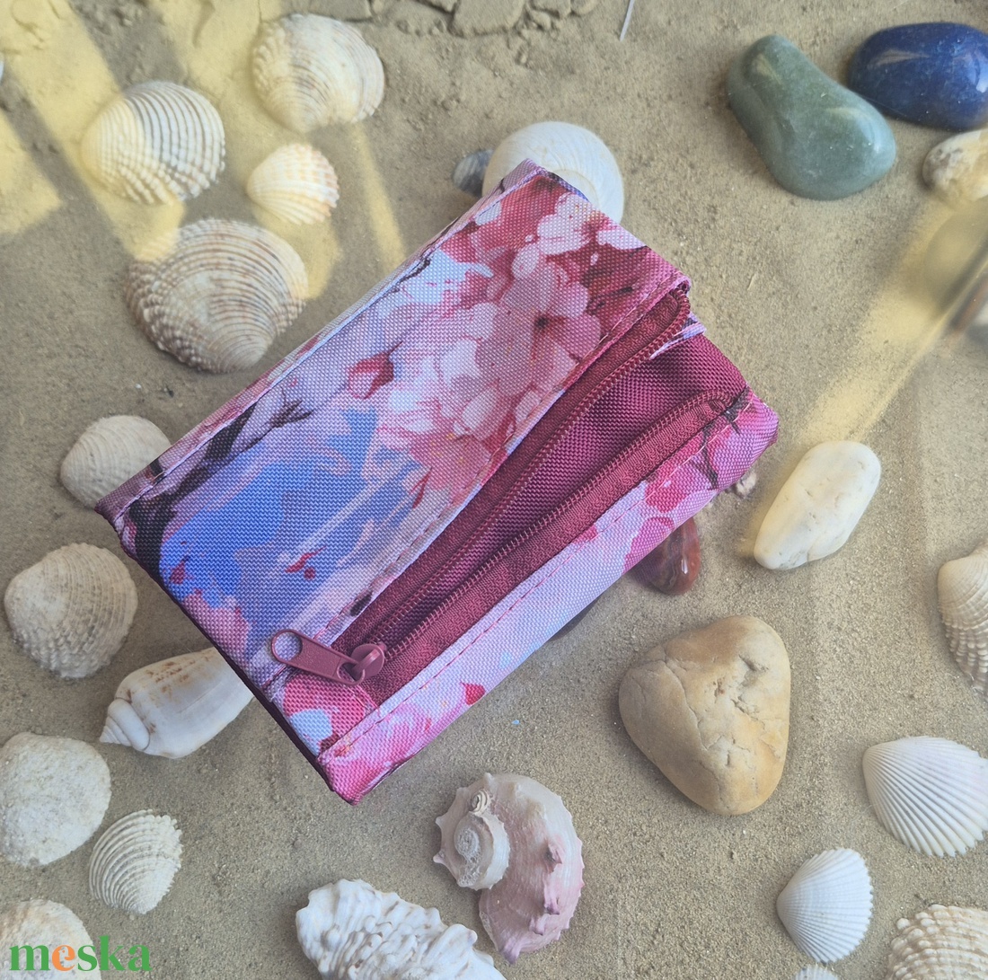 Kisméretű női pénztárca gyöngyvászonból - táska & tok - pénztárca & más tok - pénztárca - női pénztárca - Meska.hu