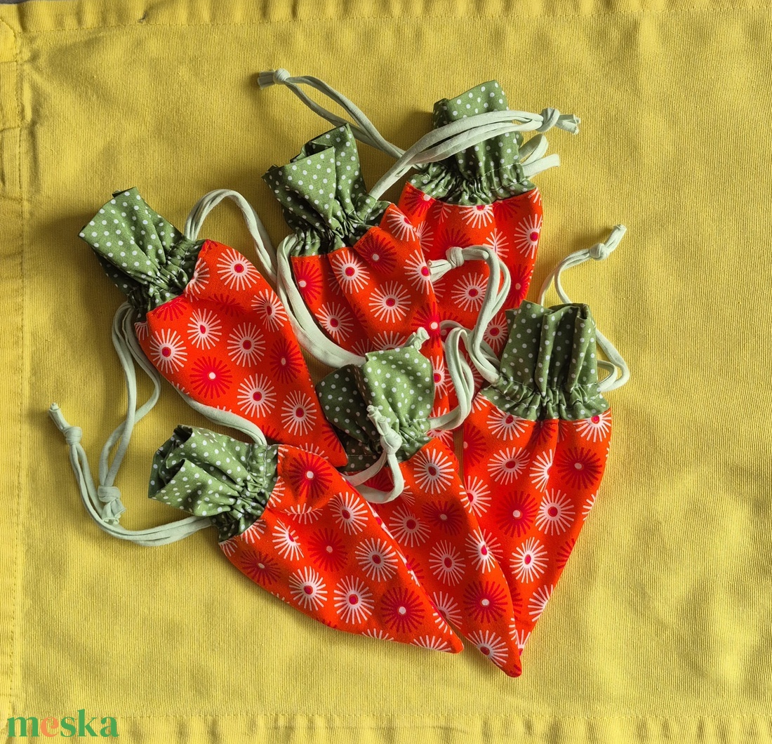Húsvéti treat bag - répa formájú kicsi nasitartó - ünnepi díszek, dekorációk - húsvéti díszek és dekorációk - húsvéti ajándékátadó - Meska.hu