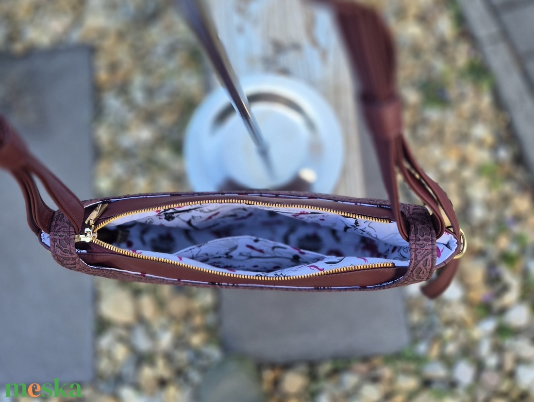 Croissant válltáska - táska & tok - kézitáska & válltáska - válltáska - Meska.hu