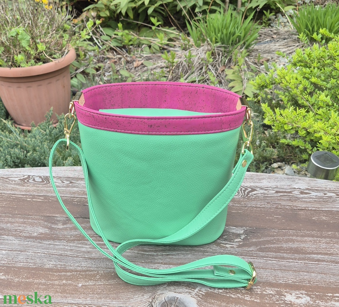 Classica - női válltáska - táska & tok - kézitáska & válltáska - válltáska - Meska.hu