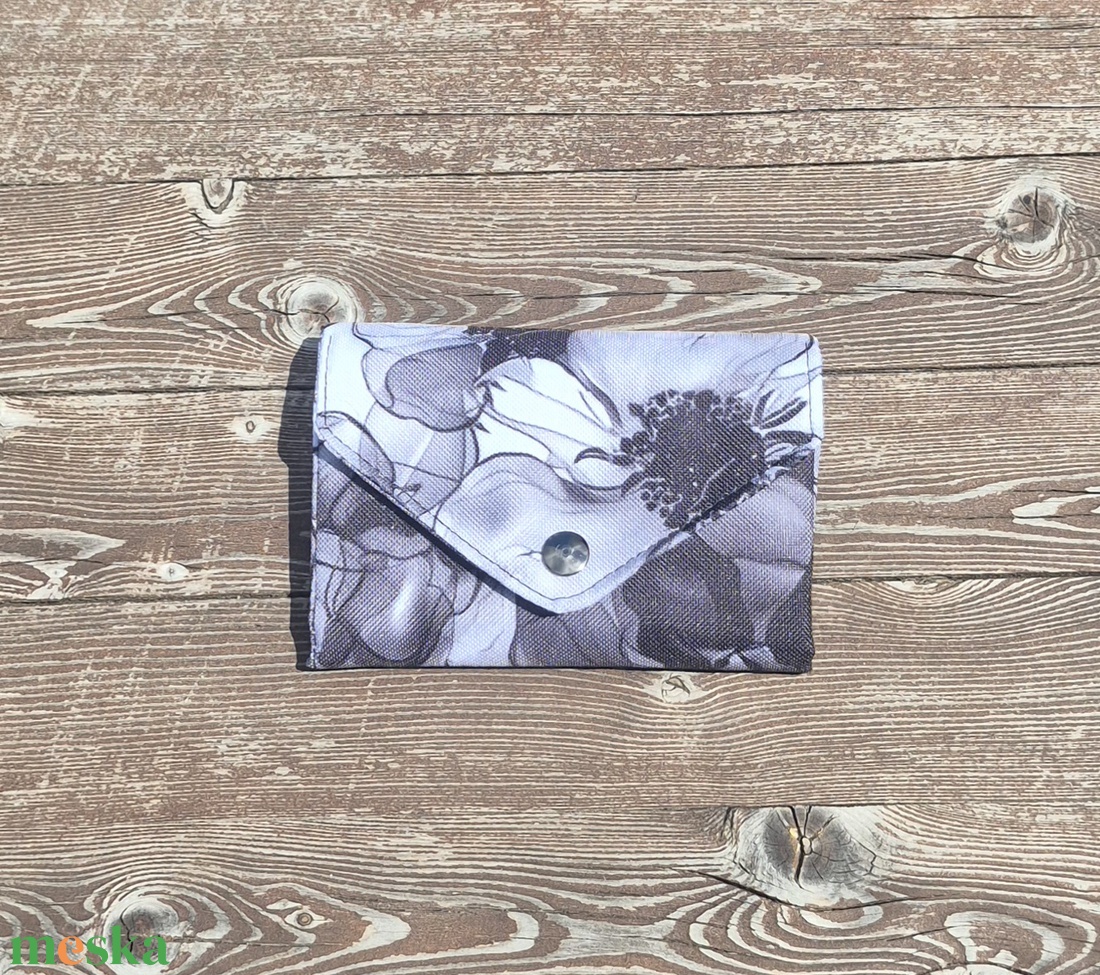Kisméretű női pénztárca gyöngyvászonból - táska & tok - pénztárca & más tok - pénztárca - női pénztárca - Meska.hu
