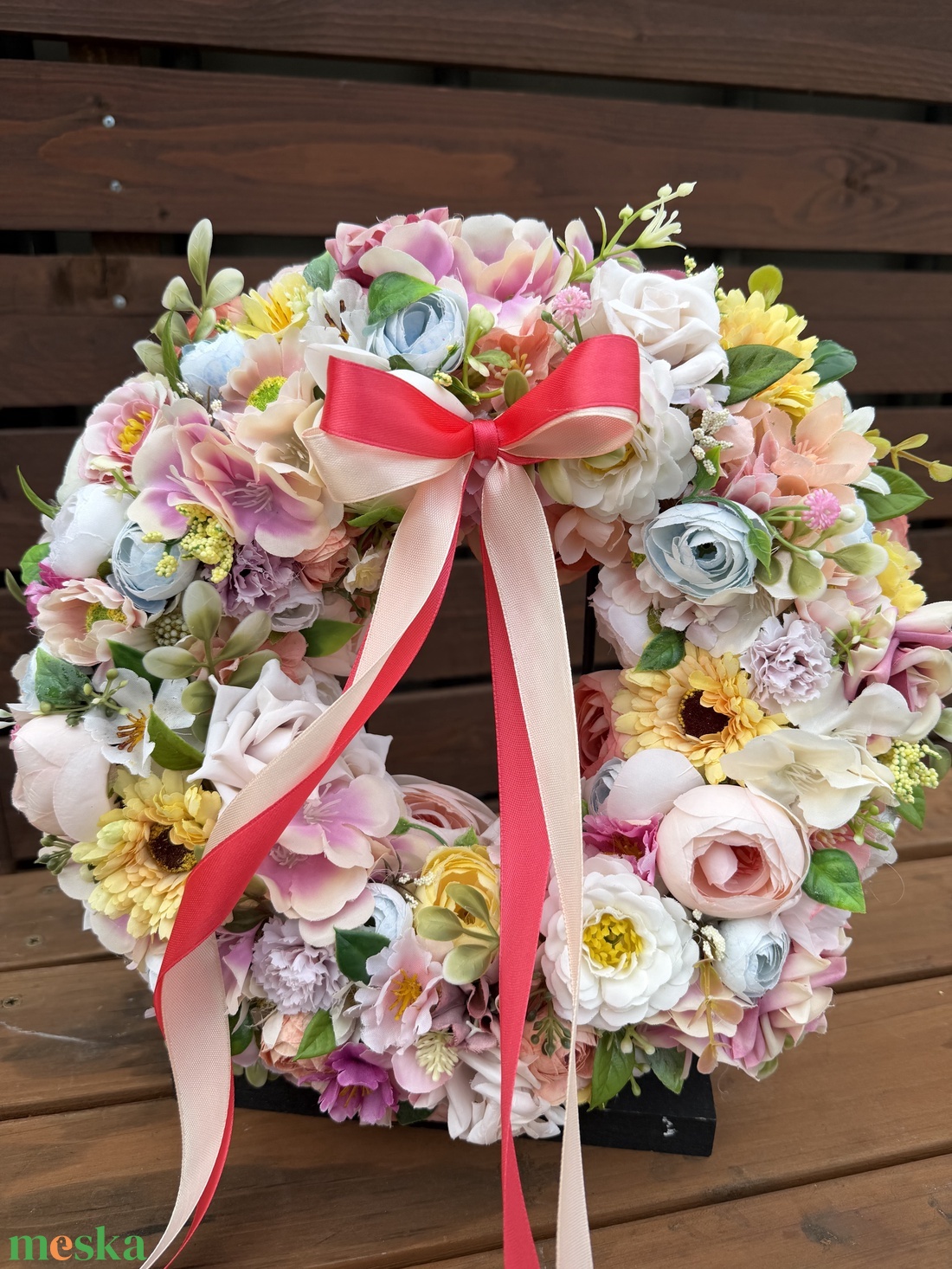 Tavaszi virágos ajtódísz, kopogtató - otthon & életmód - dekoráció - ajtó- és ablak dekoráció - ajtódísz & kopogtató - Meska.hu