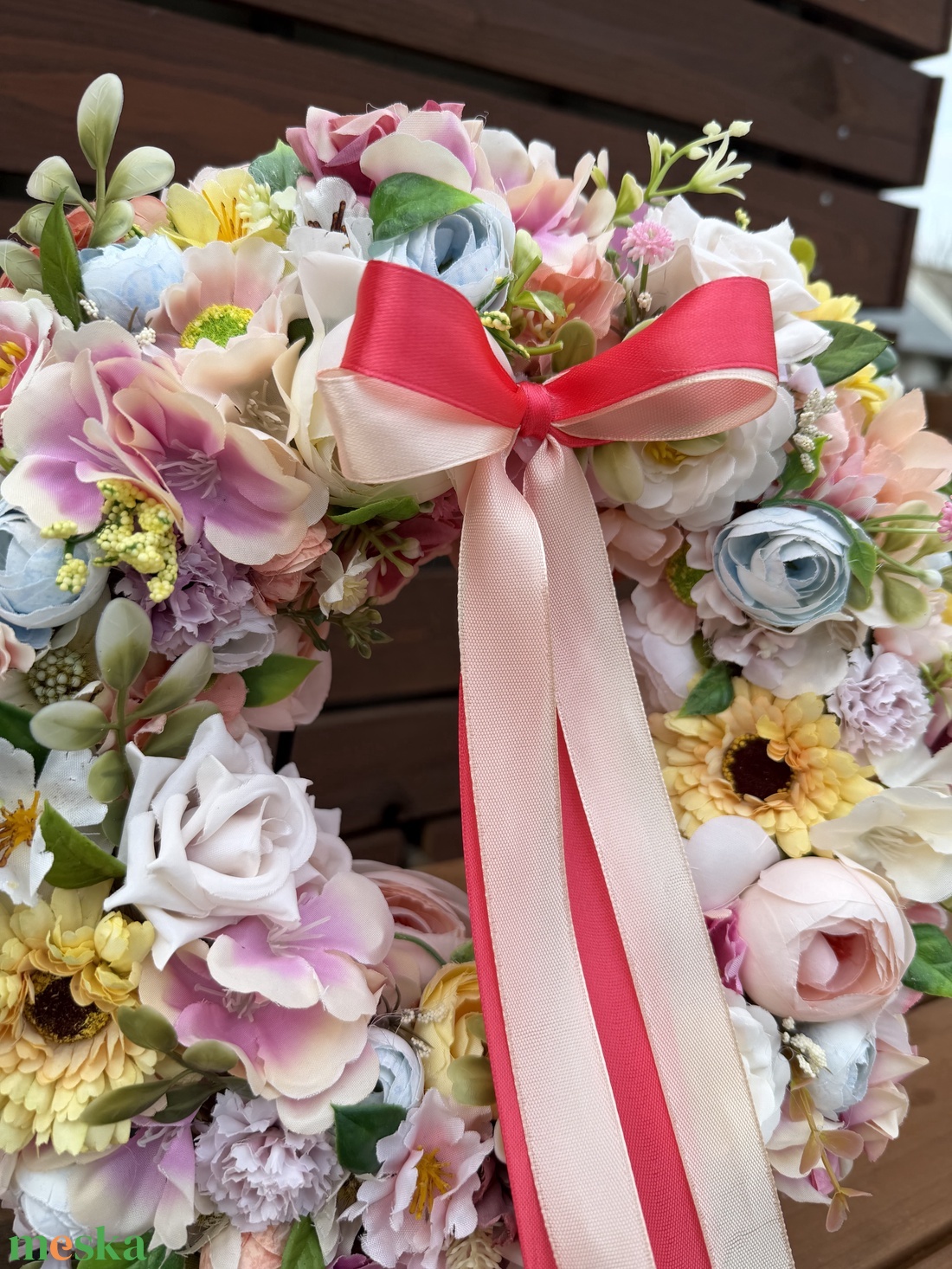 Tavaszi virágos ajtódísz, kopogtató - otthon & életmód - dekoráció - ajtó- és ablak dekoráció - ajtódísz & kopogtató - Meska.hu