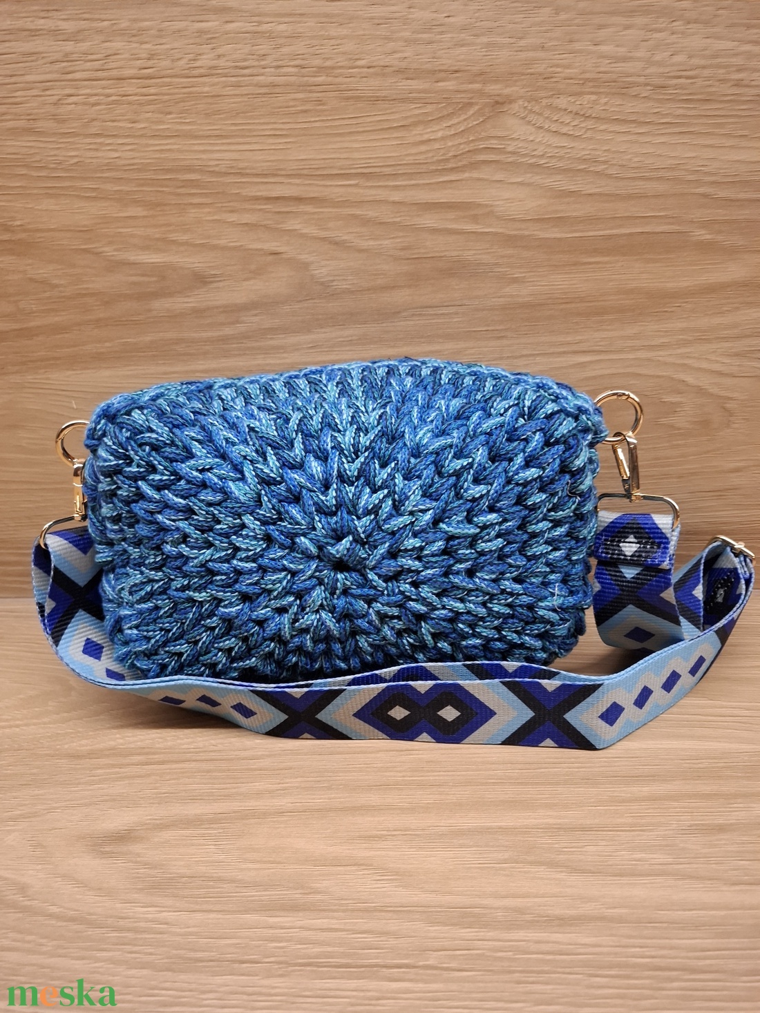 Dupla szirmos jázmin mintás horgolt övtáska/crossbody - táska & tok - kézitáska & válltáska - vállon átvethető táska - Meska.hu