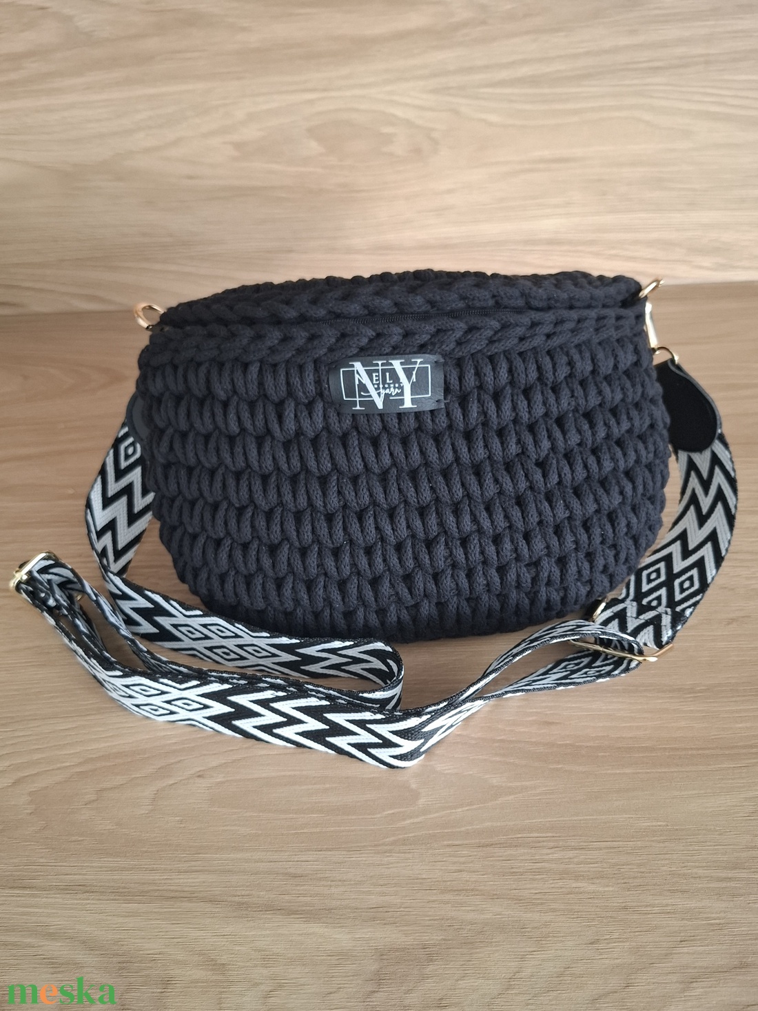 Horgolt Fekete búzaszemes crossbody - táska & tok - kézitáska & válltáska - vállon átvethető táska - Meska.hu Horgolt Fekete búzaszemes crossbody - táska & tok - kézitáska & válltáska - vállon átvethető táska - Meska.hu
