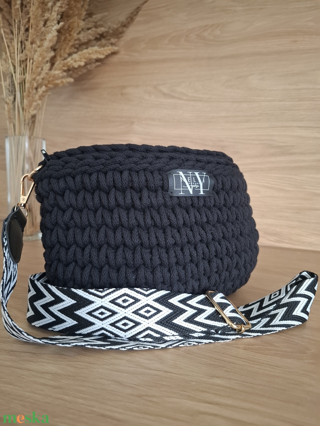 Horgolt búzaszemes crossbody - fekete - táska & tok - kézitáska & válltáska - vállon átvethető táska - Meska.hu Horgolt búzaszemes crossbody - fekete - táska & tok - kézitáska & válltáska - vállon átvethető táska - Meska.hu