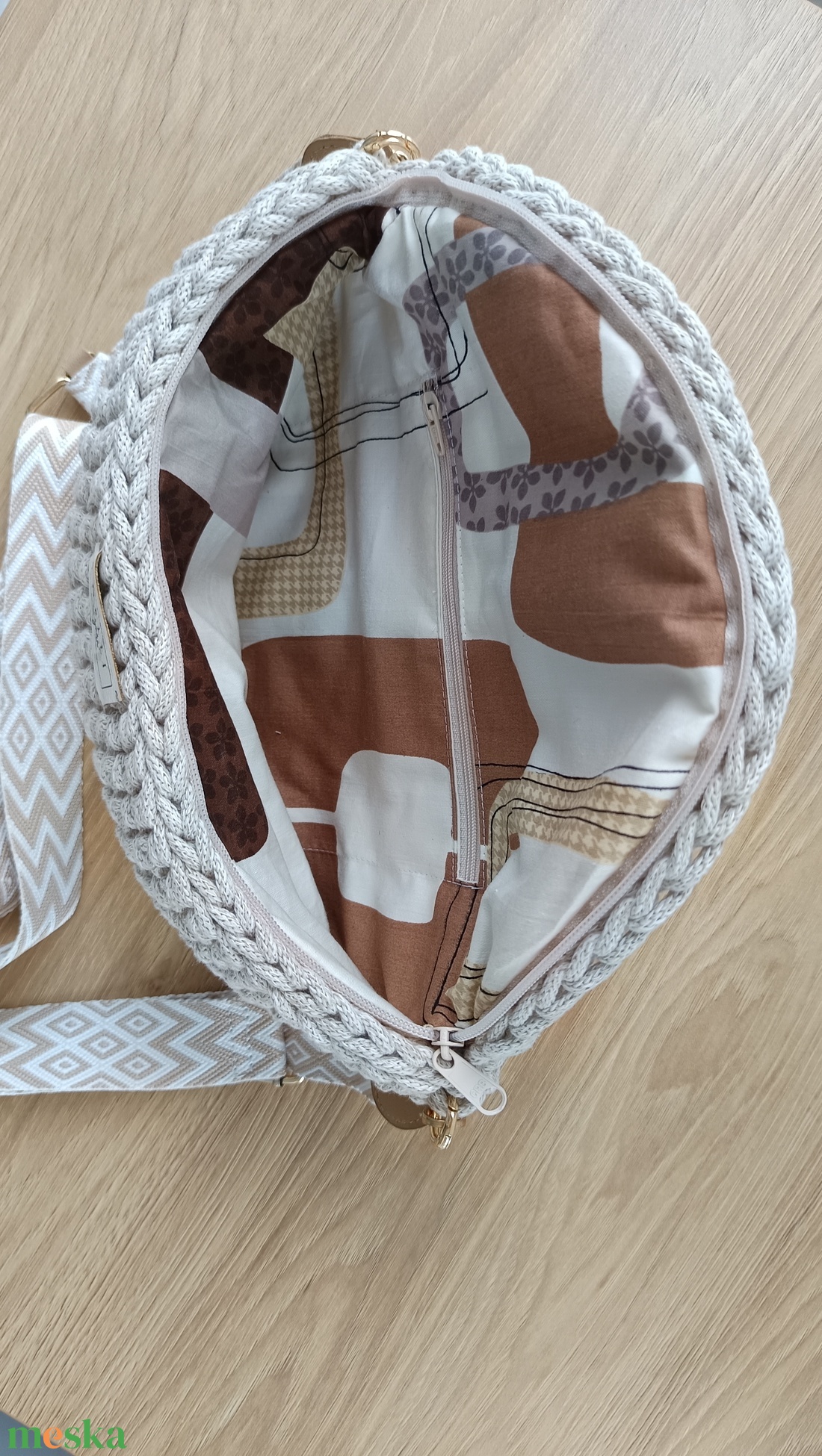 Tatu horgolt crossbody - nagy méret! - táska & tok - kézitáska & válltáska - vállon átvethető táska - Meska.hu